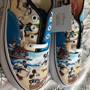 Brand new Vans x Disney Aloha Hawaii Vans shoes